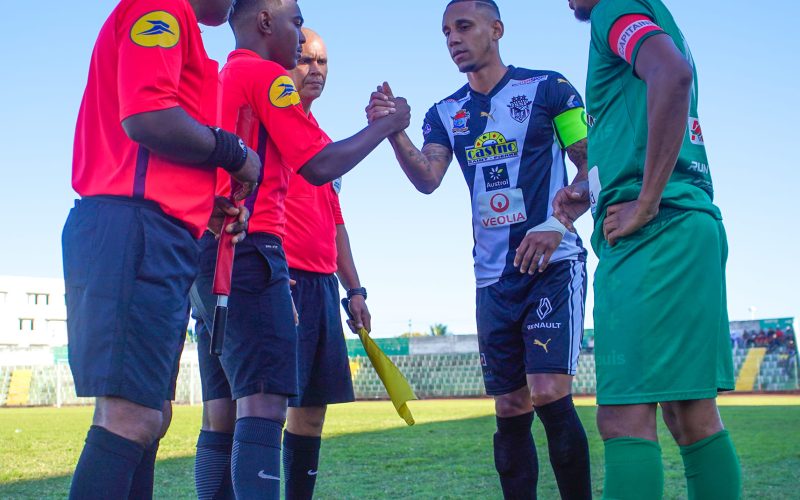 Régionale 1 : AS Saint-Louisienne – JS Saint-Pierroise, « Comme les bleus »
