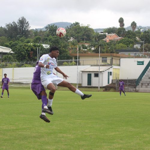 Régionale 1 – J7 : Le Saint-Denis FC frappe fort, la Saint-Pierroise en patron, la Tamponnaise chute à domicile