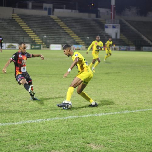 R1 : Le Saint-Denis FC s’impose face à la JS Sainte-Rosienne et rend hommage à ses fidèles