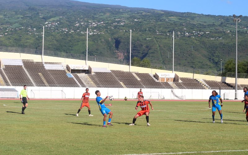 Saint-Paul et l’Excelsior dos à dos